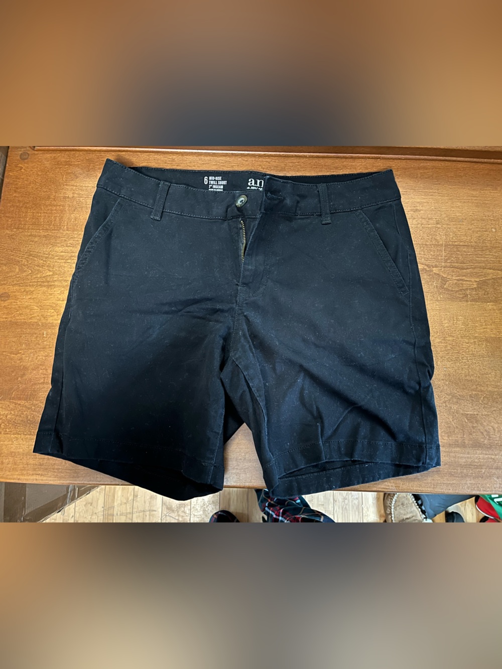 7” Inseam Women’s Twill Black Shorts